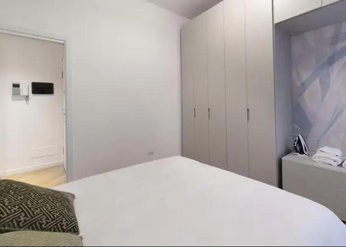 New Close To Duomo - Private Parking Mediolan