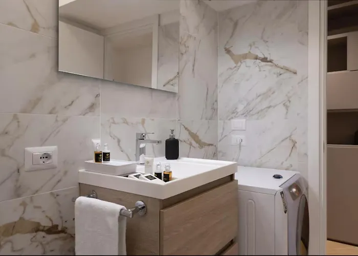 Apartament New Close To Duomo - Private Parking Mediolan