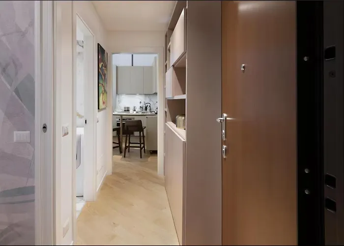 New Close To Duomo - Private Parking Mediolan